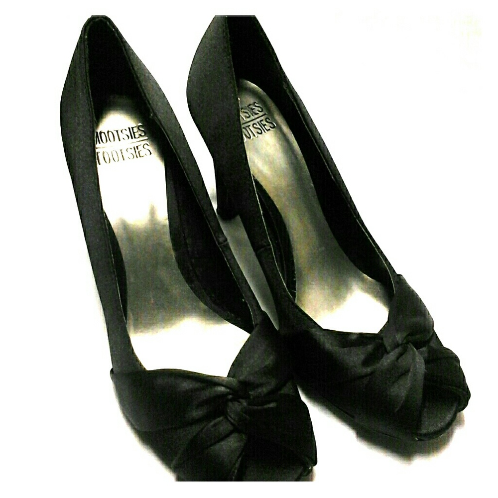 Mootsies Tootsies Peep Toe Heels Black